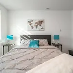 Stylish Close To D/T Free Parking King Bed 2Bed
