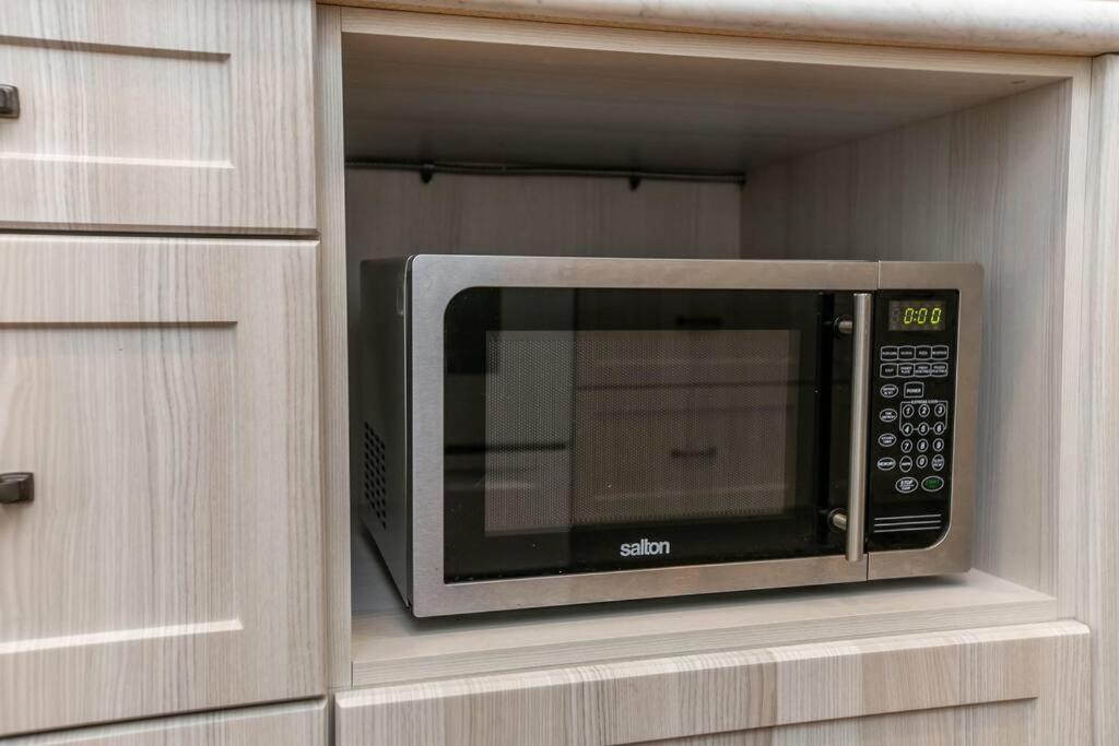 Apartment Stylish Close To D/t Free Parking King Bed 2bed Edmonton
